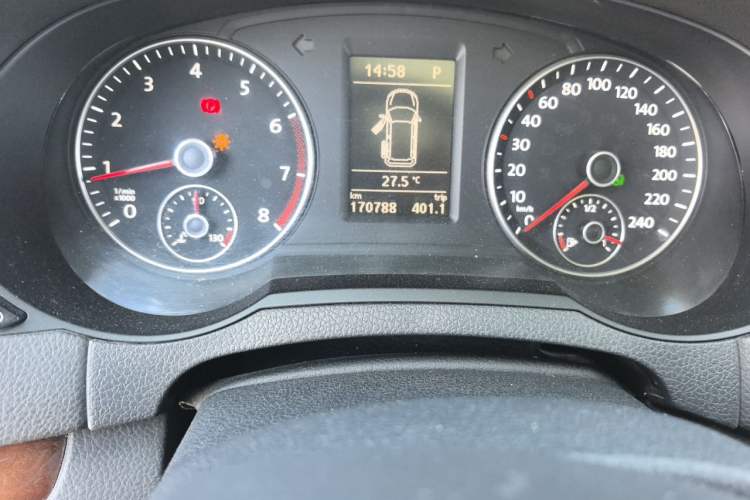 Used Volkswagen Sharan 2013 1.8TSI Comfort Model Odometer Close Up