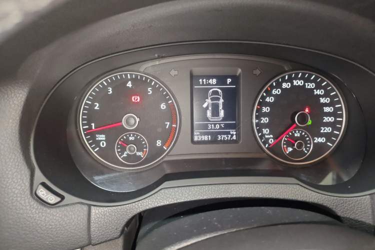 Used Volkswagen Sharan 2013 1.8TSI Standard Model Euro IV Odometer Close Up