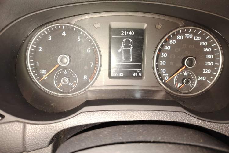 Used Volkswagen Sharan 2013 1.8TSI Standard Model Euro IV Odometer Close Up