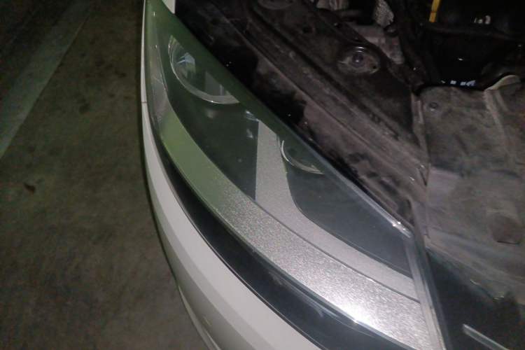 Used Volkswagen Sharan 2013 1.8TSI Comfort Model Euro IV Right Front Headlight