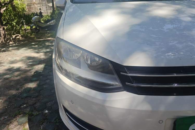 Used Volkswagen Sharan 2013 1.8TSI Comfort Model Right Front Headlight