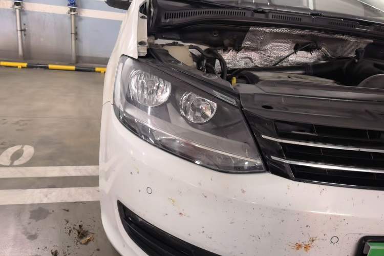 Used Volkswagen Sharan 2013 1.8TSI Standard Model Euro IV Right Front Headlight
