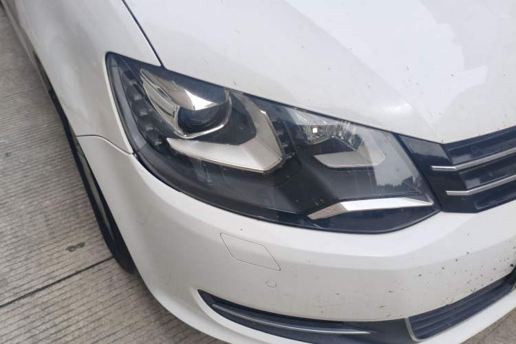 Used Volkswagen Sharan 2013 2.0 TSI Comfort Model Right Front Headlight