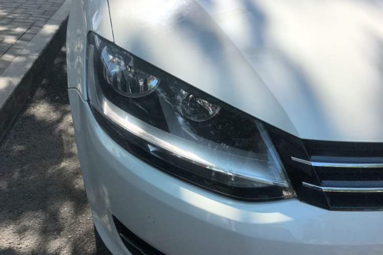 Used Volkswagen Sharan 2013 1.8TSI Comfort Model Right Front Headlight