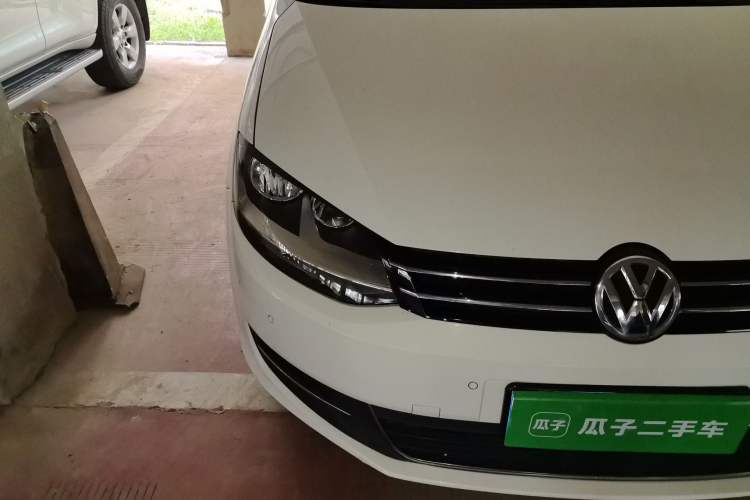 Used Volkswagen Sharan 2013 2.0 TSI Comfort Model Right Front Headlight