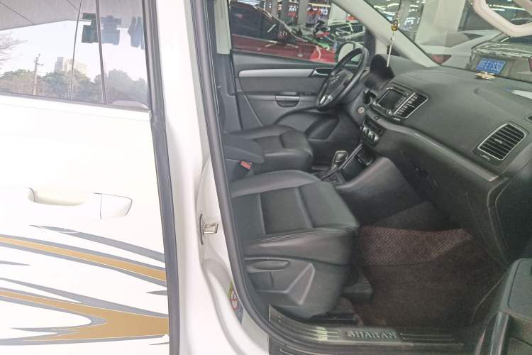 Used Volkswagen Sharan 2013 1.8TSI Standard Model Right Front Seat