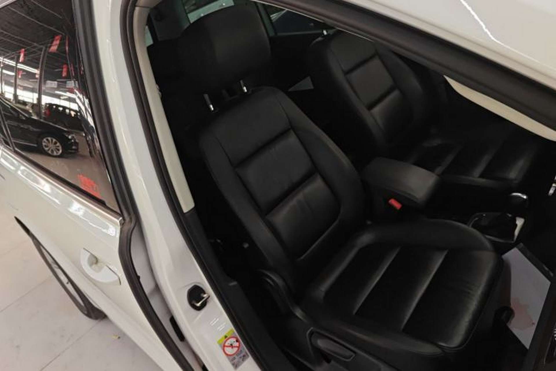 Used Volkswagen Sharan 2013 1.8TSI Comfort Model Right Front Seat