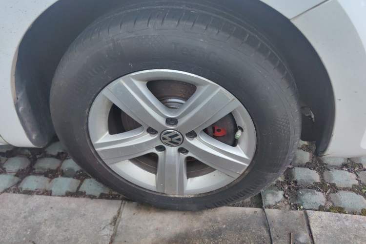 Used Volkswagen Sharan 2013 1.8TSI Comfort Model Right Front Wheel Hub