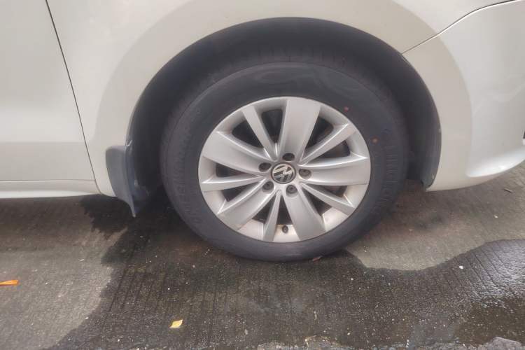 Used Volkswagen Sharan 2013 1.8TSI Standard Model Right Front Wheel Hub