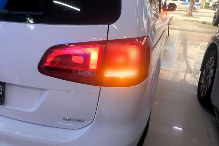 Used Volkswagen Sharan 2013 1.8TSI Standard Model Right Rear Taillight