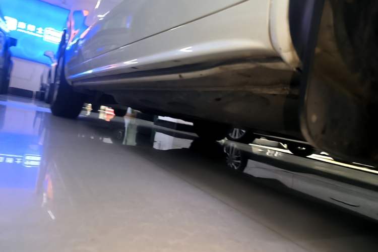 Used Volkswagen Sharan 2013 1.8TSI Standard Model Right Side Sill