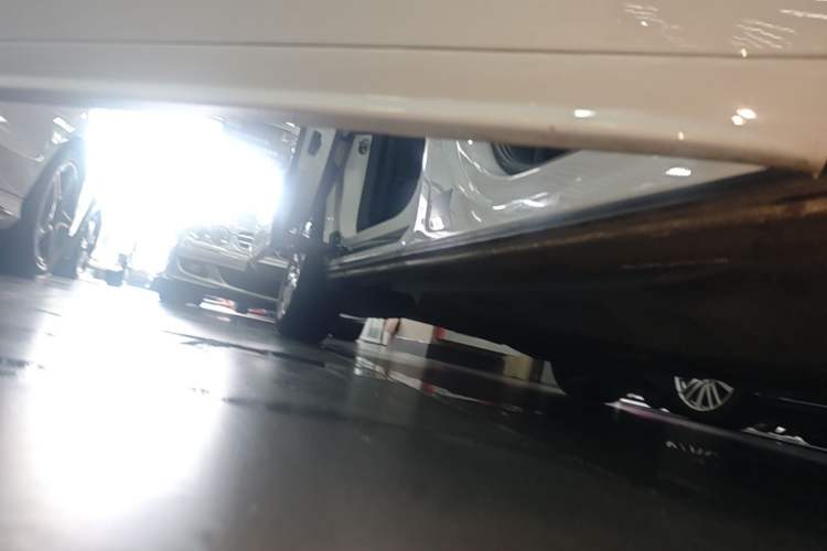 Used Volkswagen Sharan 2013 2.0 TSI Standard Model Right Side Sill