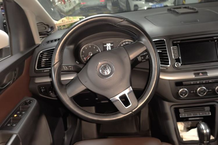 Used Volkswagen Sharan 2013 1.8TSI Standard Model Euro IV Steering Wheel