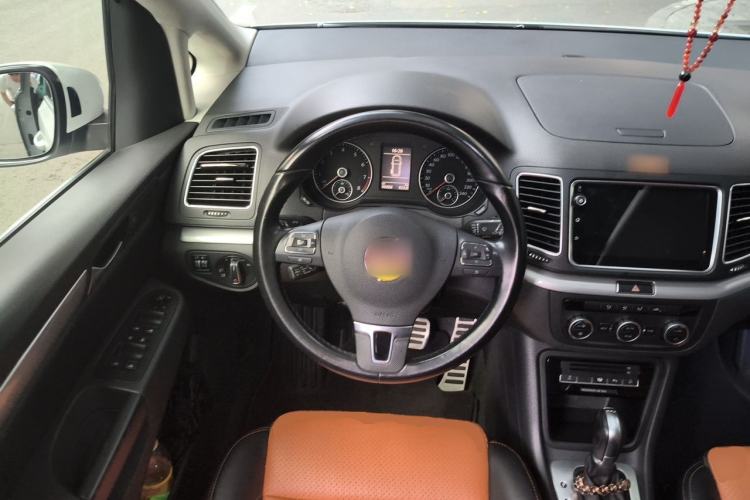 Used Volkswagen Sharan 2013 1.8TSI Standard Model Euro IV Steering Wheel