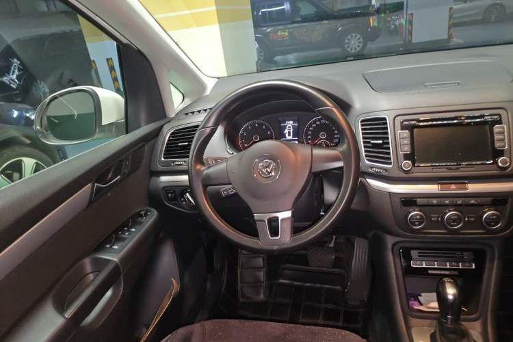 Used Volkswagen Sharan 2013 1.8TSI Standard Model Euro IV Steering Wheel