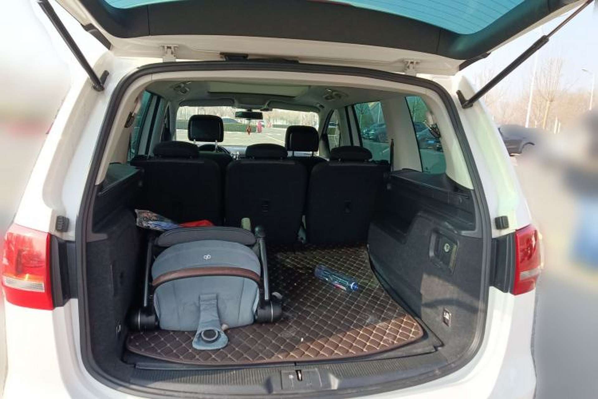 Used Volkswagen Sharan 2013 1.8TSI Standard Model Trunk