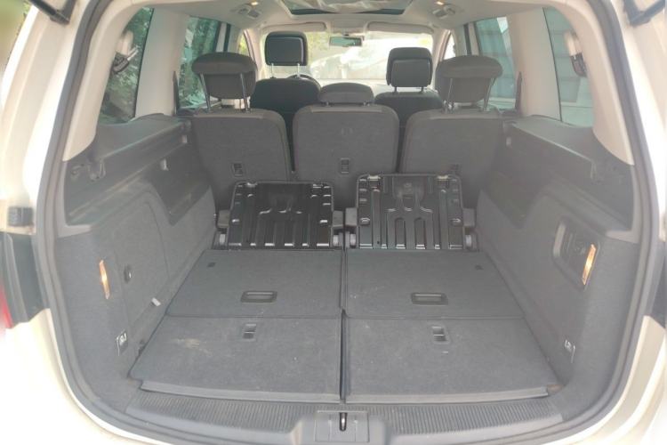 Used Volkswagen Sharan 2013 2.0 TSI Standard Model Trunk