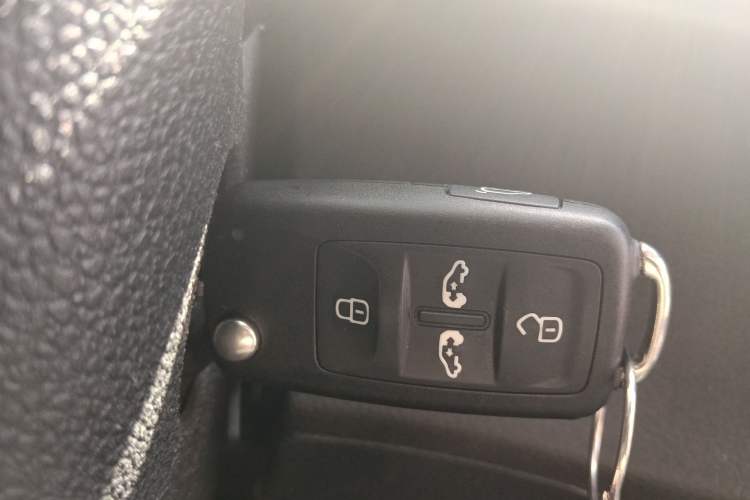 Used Volkswagen Sharan 2013 1.8TSI Comfort Model Euro IV Vehicle Key