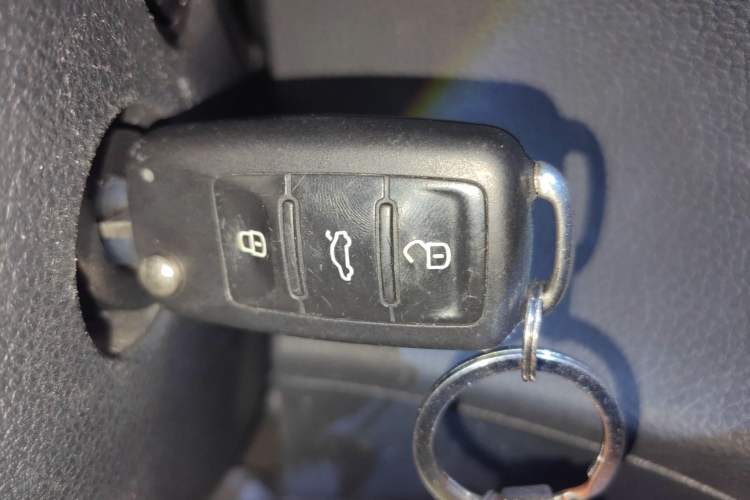 Used Volkswagen Sharan 2013 2.0 TSI Standard Model Vehicle Key
