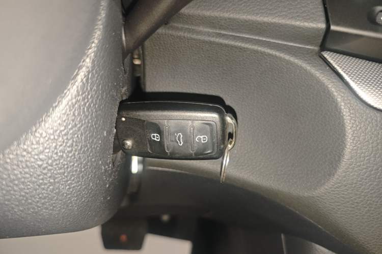 Used Volkswagen Sharan 2013 2.0 TSI Standard Model Vehicle Key
