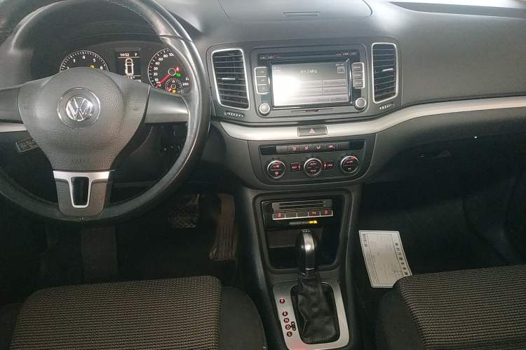 Used Volkswagen Sharan 2013 1.8TSI Standard Model Euro IV Audio And AC Panel