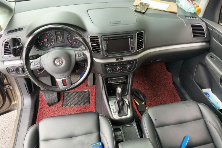 Used Volkswagen Sharan 2013 1.8TSI Standard Model Center Console