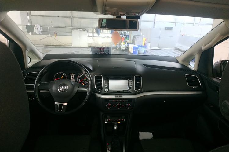 Used Volkswagen Sharan 2013 1.8TSI Standard Model Euro IV Center Console