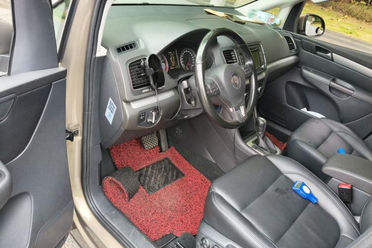Used Volkswagen Sharan 2013 1.8TSI Standard Model Driver Seat
