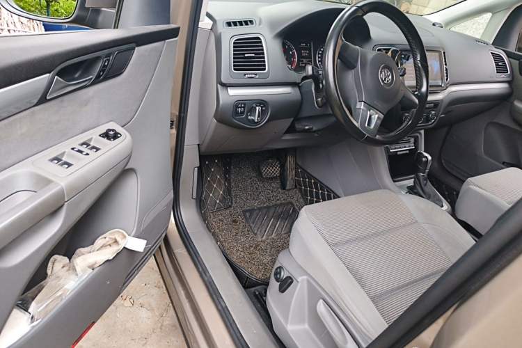 Used Volkswagen Sharan 2013 1.8TSI Standard Model Driver Seat