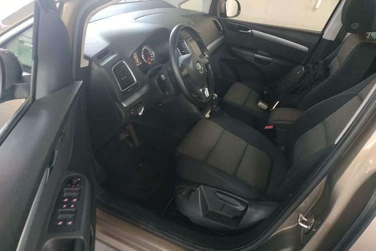 Used Volkswagen Sharan 2013 1.8TSI Standard Model Euro IV Driver Seat