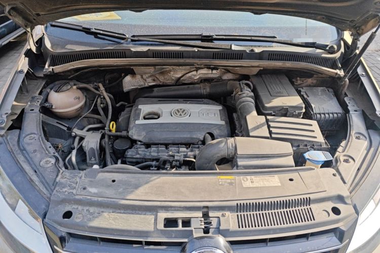 Used Volkswagen Sharan 2013 1.8TSI Standard Model Euro IV Engine Bay