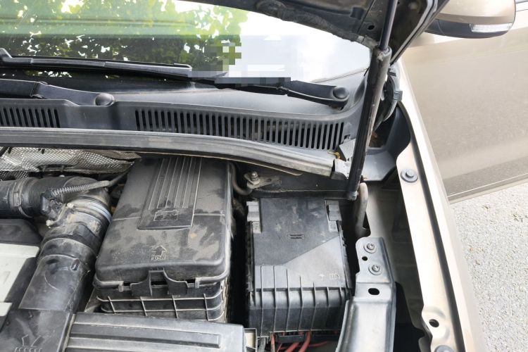 Used Volkswagen Sharan 2013 1.8TSI Standard Model Engine Bay Left