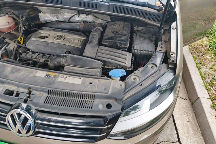 Used Volkswagen Sharan 2013 1.8TSI Standard Model Engine Bay Left