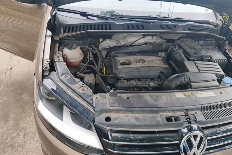 Used Volkswagen Sharan 2013 1.8TSI Standard Model Engine Bay Right