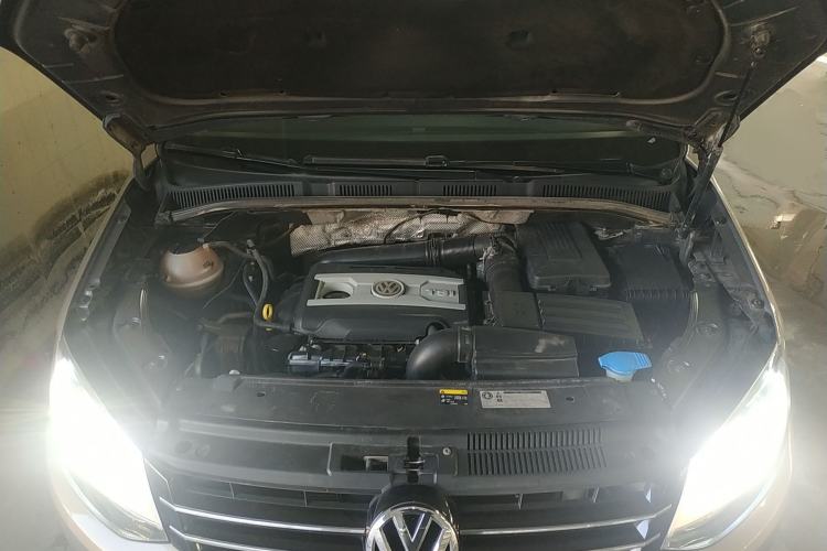 Used Volkswagen Sharan 2013 1.8TSI Standard Model Euro IV Engine Bay