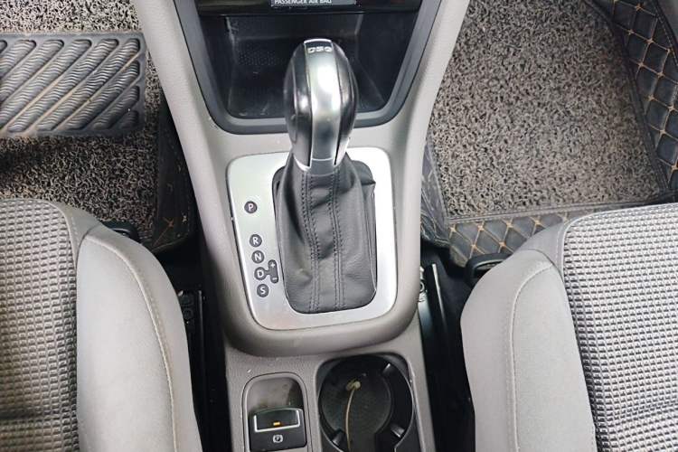 Used Volkswagen Sharan 2013 1.8TSI Standard Model Gear Lever