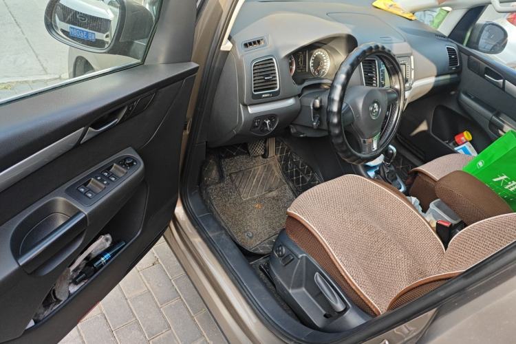 Used Volkswagen Sharan 2013 1.8TSI Standard Model Euro IV Interior 3
