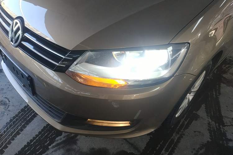 Used Volkswagen Sharan 2013 1.8TSI Standard Model Euro IV Left Front Headlight