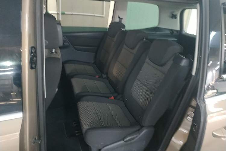 Used Volkswagen Sharan 2013 1.8TSI Standard Model Euro IV Left Rear Seat