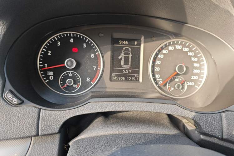 Used Volkswagen Sharan 2013 1.8TSI Standard Model Euro IV Odometer Close Up