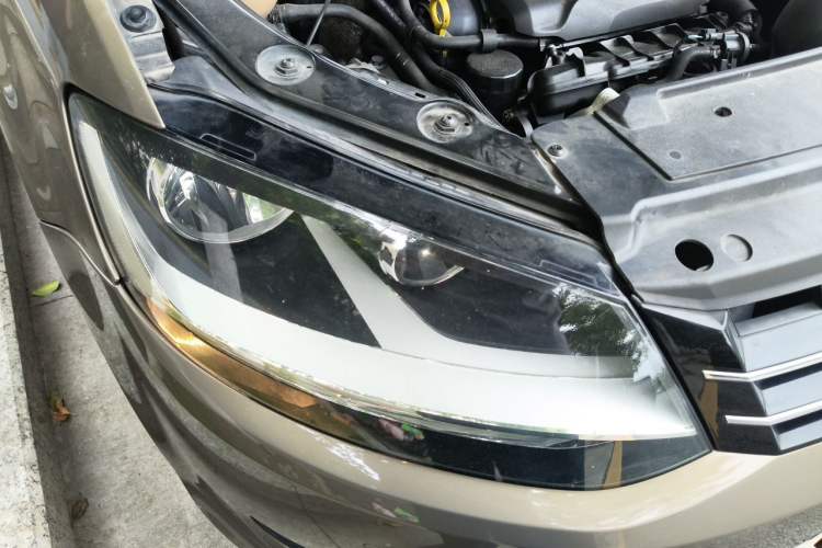 Used Volkswagen Sharan 2013 1.8TSI Standard Model Right Front Headlight