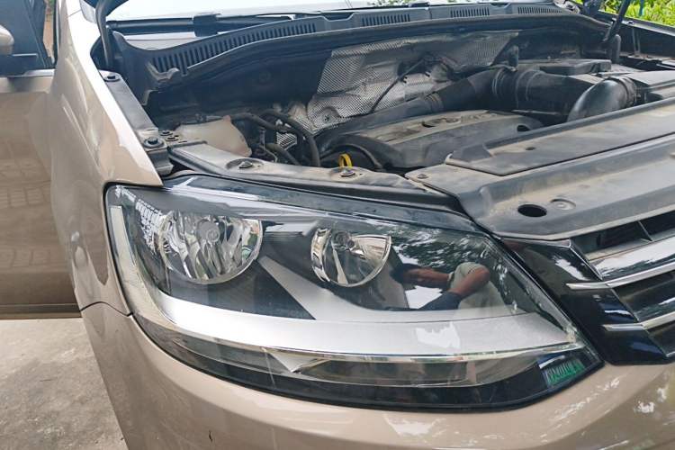 Used Volkswagen Sharan 2013 1.8TSI Standard Model Right Front Headlight