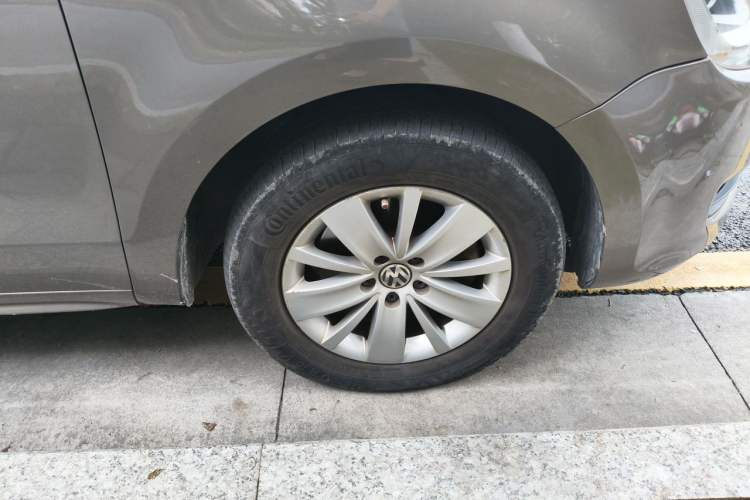 Used Volkswagen Sharan 2013 1.8TSI Standard Model Right Front Wheel Hub