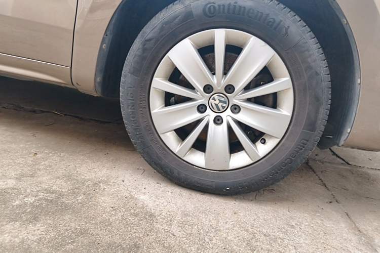 Used Volkswagen Sharan 2013 1.8TSI Standard Model Right Front Wheel Hub
