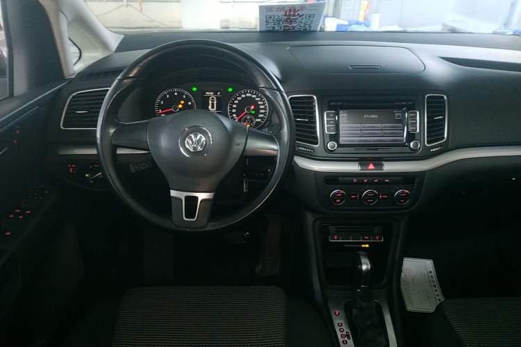 Used Volkswagen Sharan 2013 1.8TSI Standard Model Euro IV Steering Wheel
