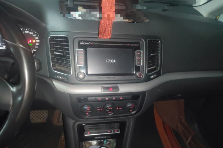 Used Volkswagen Sharan 2014 2.0 TSI Standard Model Audio And AC Panel