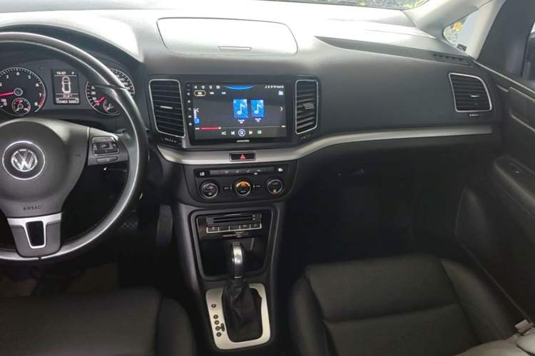 Used Volkswagen Sharan 2014 2.0 TSI Standard Model Audio And AC Panel