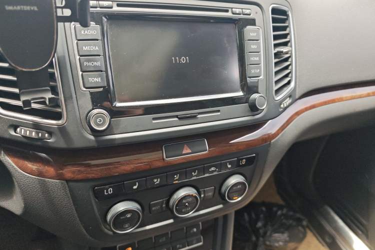 Used Volkswagen Sharan 2014 2.0 TSI Luxury Model Audio And AC Panel