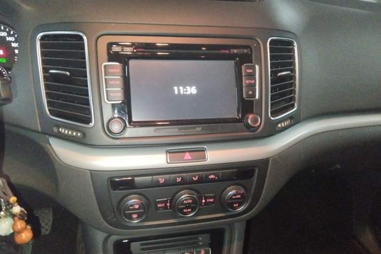 Used Volkswagen Sharan 2014 2.0 TSI Comfort Model Audio And AC Panel