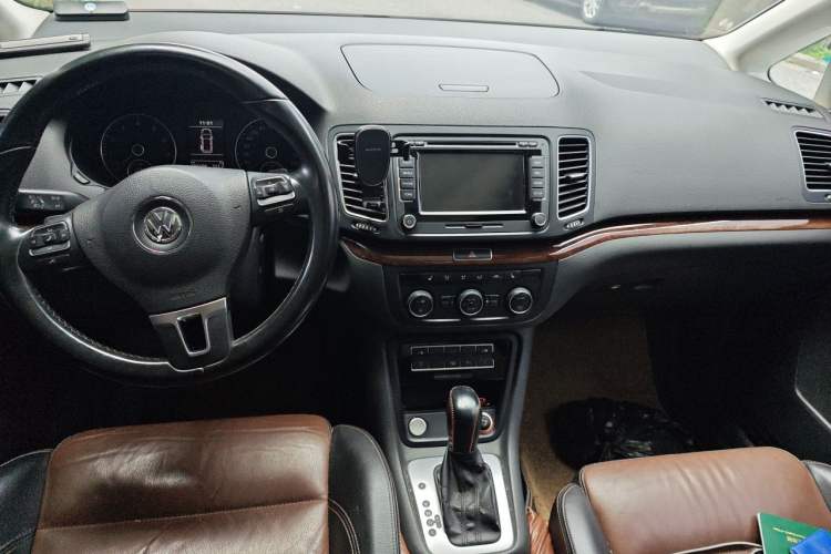 Used Volkswagen Sharan 2014 2.0 TSI Luxury Model Center Console